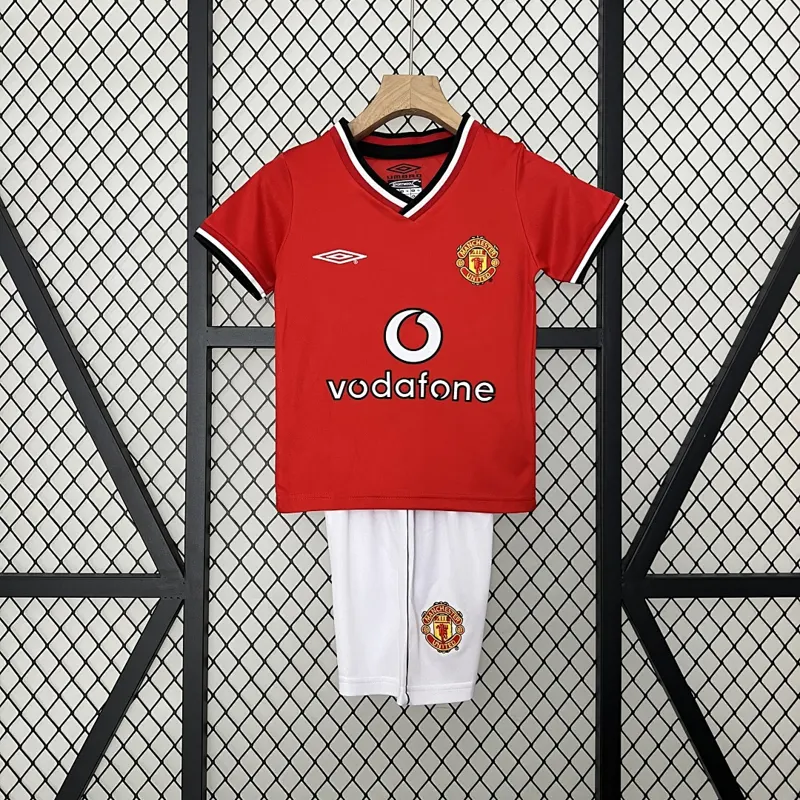Manchester United Kids Home Shirt 2000/01 &mdash; front view