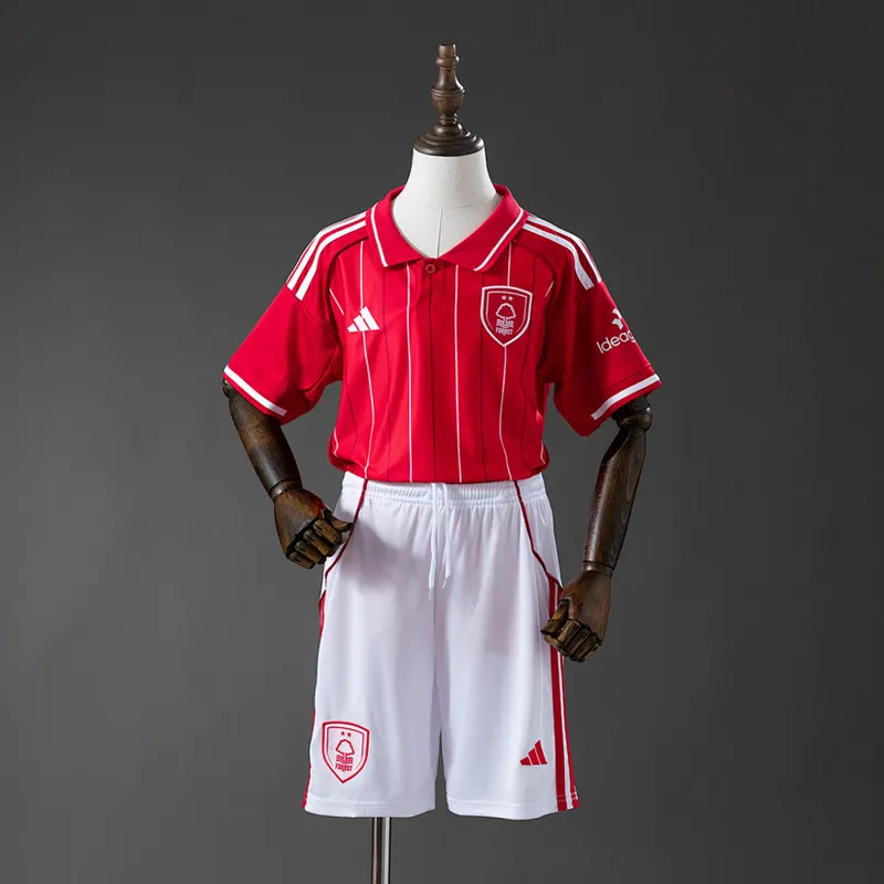 Nottingham Forest Kinder Heim-Trikotset 2025/26