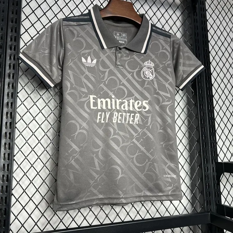 Real Madrid Ensemble third enfant 2024