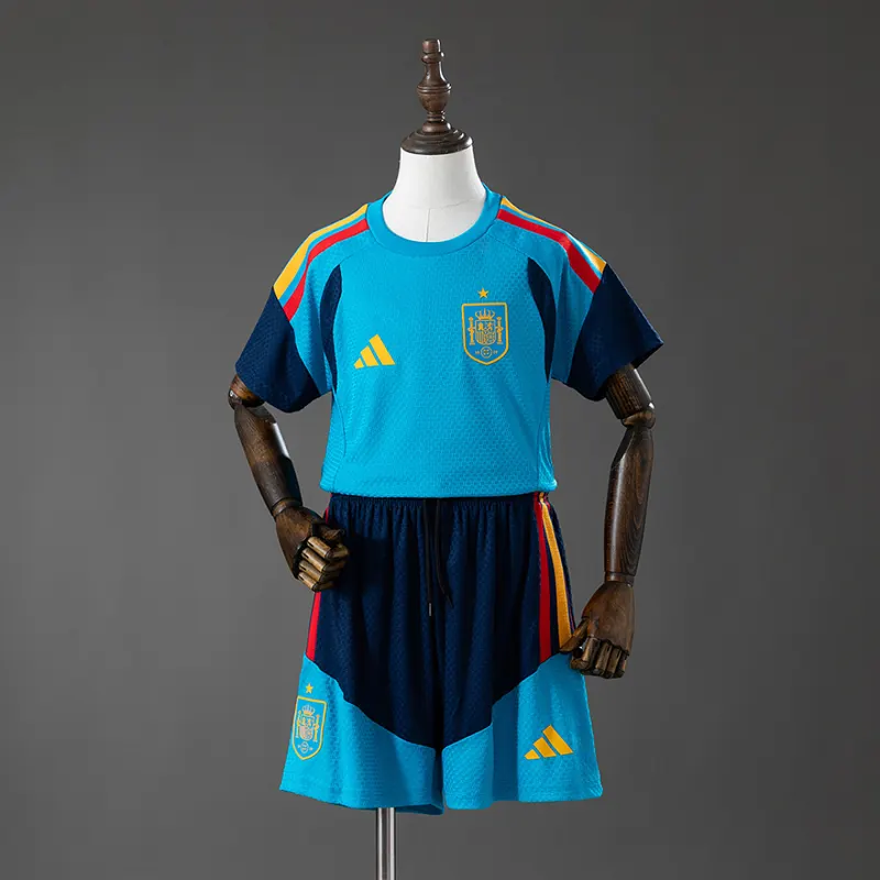 Spain Kids Training Kit &mdash; front view